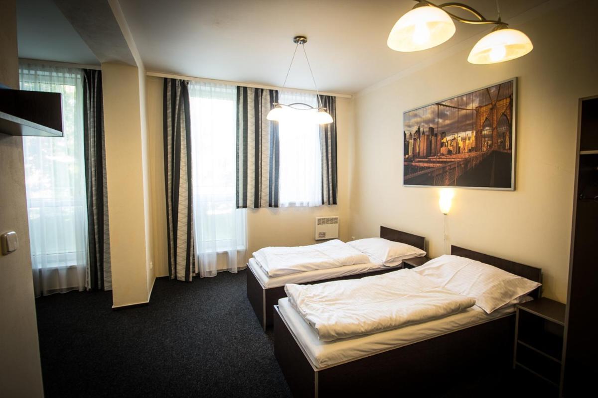 Hotel Sazavsky Ostrov Sázava Екстериор снимка